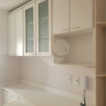 Indaiatuba - Venda - Apartamento no Condomínio Portal das Flores com 64 m², 3 dorms, sendo 2 com armários planejados, , WC social, cozinha planejada e totalmente integrada com a lavanderia, varanda, , 02 vagas de garagem. Excelente localização, a poucos metros do Shopping Polo, mercados, padaria,