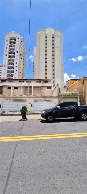 Sobrado a venda no Ipiranga de 220m² com 4 suítes e 2 vagas.Estuda permuta.