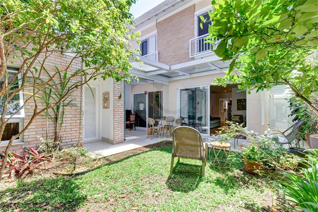 Casa à venda com 3 suítes no condomínio Villa Splendore, São Paulo - SP