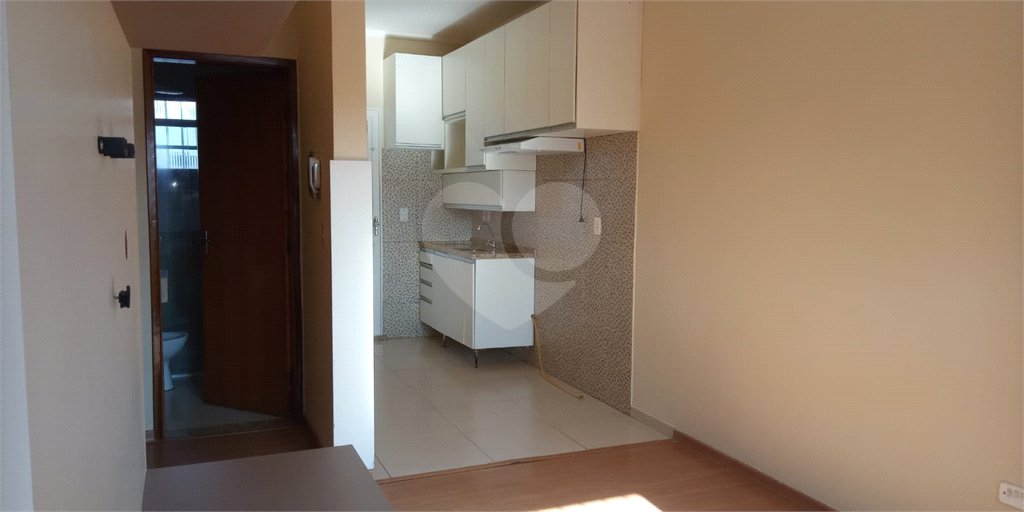 Linda casa em condomínio fechado com 2 Dormitórios.