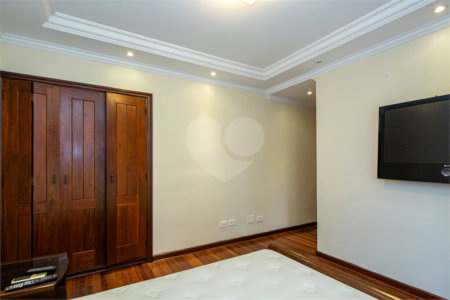 Casa à venda com 4 suítes no condomínio Chácara Flora, São Paulo - SP
