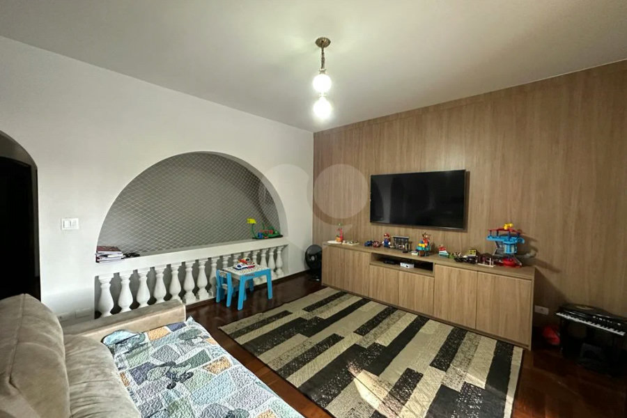 Casa assobradada à venda no bairro Nova Piracicaba, em Piracicaba/SP.