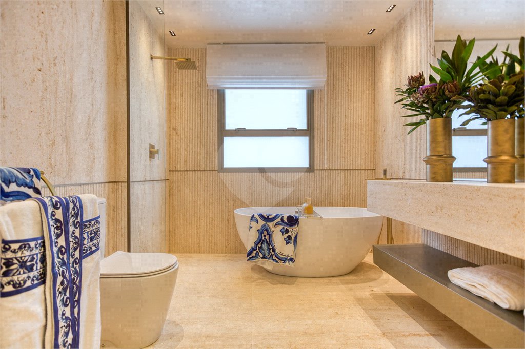 Apartamento à venda com 4 suítes em Pinheiros, São Paulo, SP