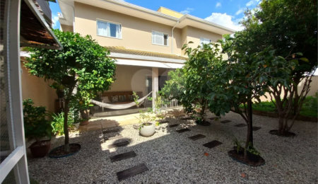 Casa à venda com 3 quartos, sendo 1 suíte,  no condomínio São Domingos, Valinhos - SP