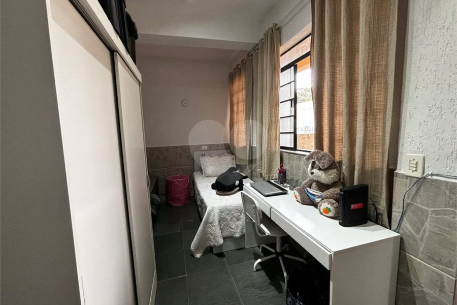 Casa com 03 dormitórios e 04 vagas Parada Inglesa