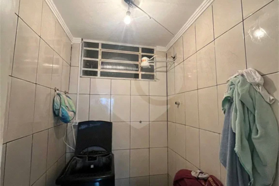 Casa ampla no bairro Terra Rica com 3 pavimentos e excelente estrutura.