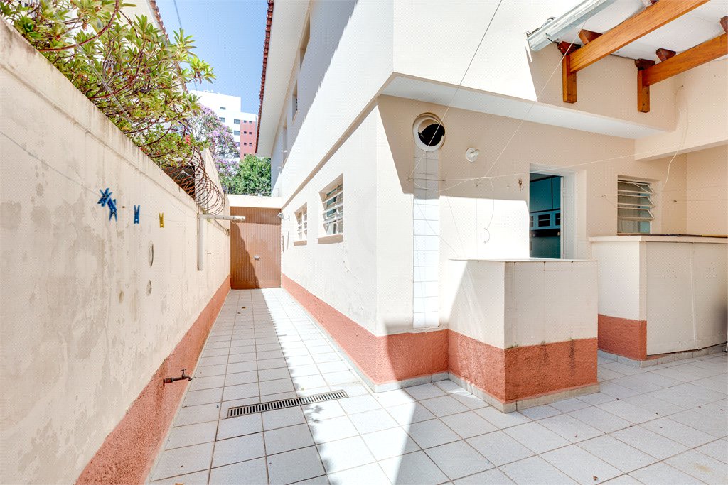 Sobrado à venda com 4 quartos, sendo 1 suíte, em Vila Mascote, São Paulo, SP
