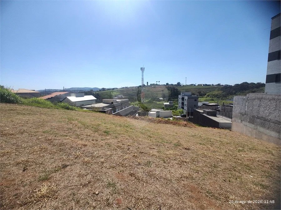 Terreno em Atibaia com 195 metros, pronto para construir, ao lado de supermercado e diversos comércios