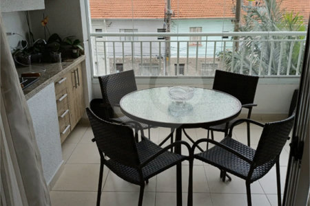 Apartamento na Região da Mooca. Excelente Localização com 3 Dormitórios sendo 1 Suíte e 2 Vagas de Garagem