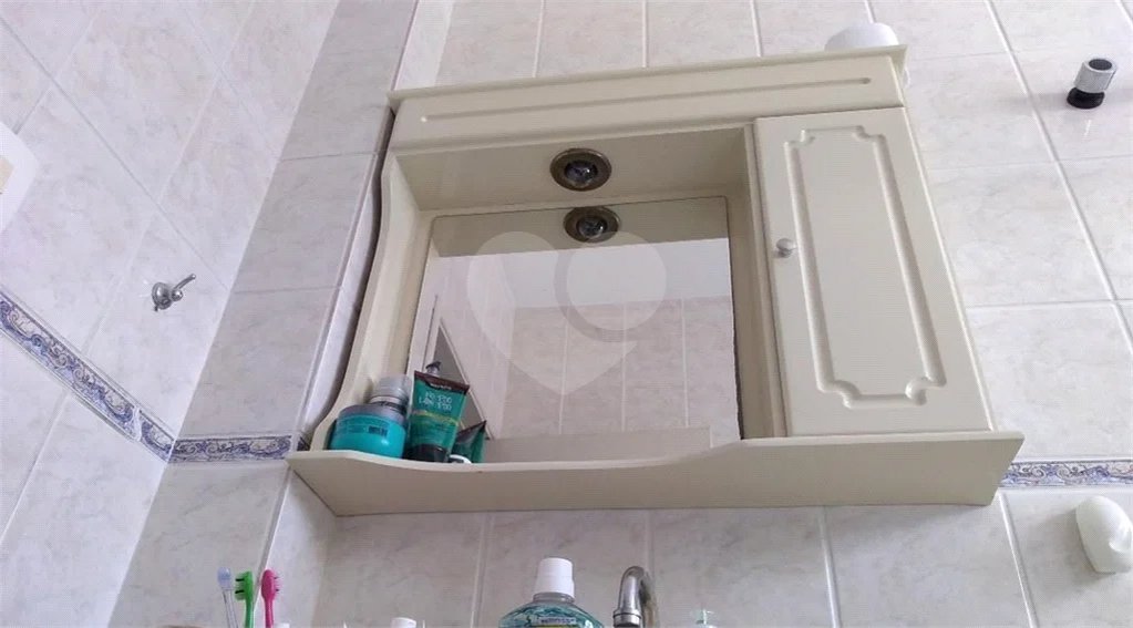 Apartamento com três dormitórios no Bom Retiro.
