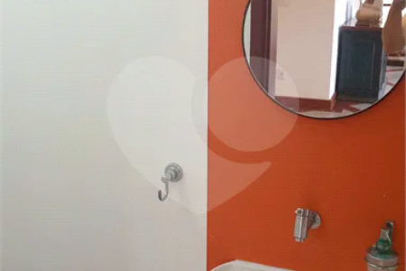 Casa à venda com 3 suítes no condomínio Vale da Santa Fé, Vinhedo - SP