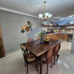 Sobrado à venda com 166 m², 3 dormitórios, 3 vagas cobertas, terraço com vista livre e 16 placas solares! Próximo à USP.