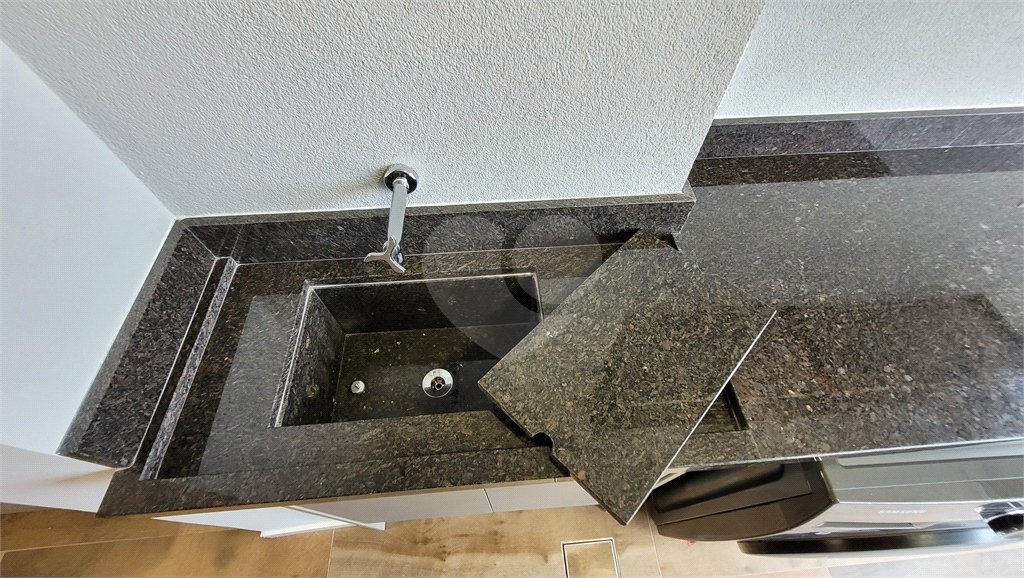 Apartamento de 2 quartos mobiliado à venda no Paraíso