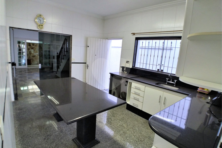 Ótimo sobrado á venda na Vila Mazzei com 3 dormitórios