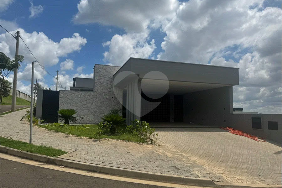 Casa térrea com 3 suítes á venda no Damha 2 de Piracicaba - SP.