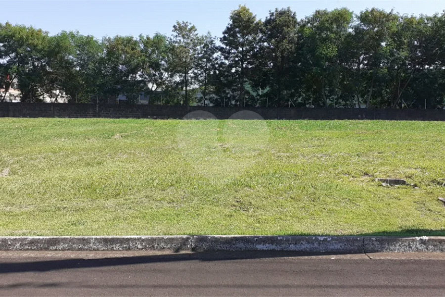 Excelente terreno à venda no condomínio Terras de Piracicaba V - topografia plana - financia