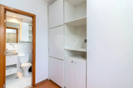 Apartamento à venda no Mandaqui com 3 dormitórios, sendo 1 suíte, sala ampla e bem distribuída, cozinha, 2 banheiros e área de serviço. O imóvel conta ainda com 1 vaga de garagem.