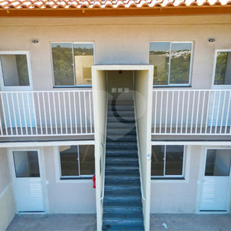 Indaiatuba - Sp - Vila Vic Florença - R$ 290.000,00 - Apartamento de 48m²,, no andar de cima, dois quartos, um banheiro, cozinha e sala, uma vaga de garagem. Condomínio fechado. Apartamento está do jeito que foi entregue . Area de lazer no condominio - Área do condomínio: Churrasqueira