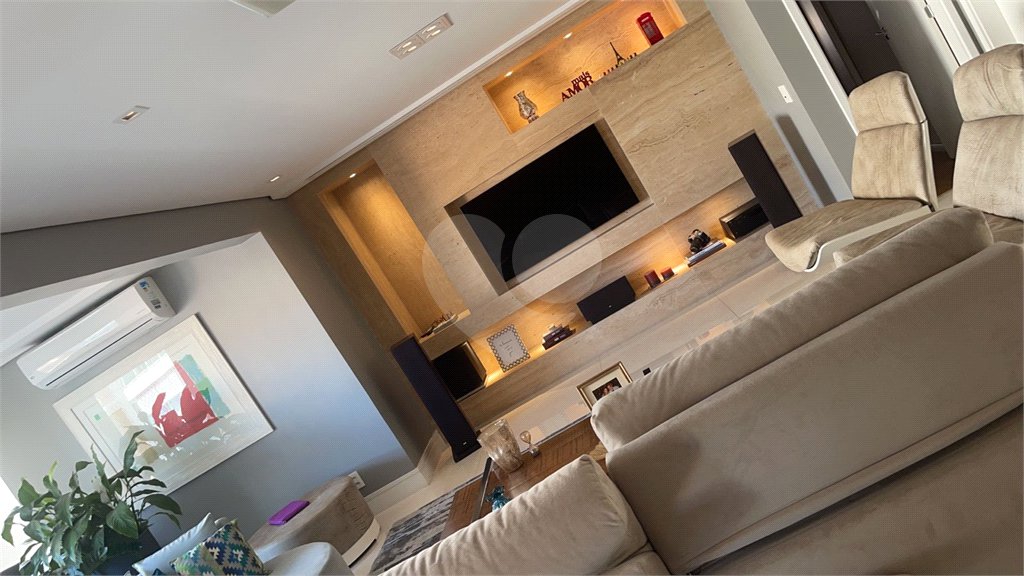 Apartamento na Mooca com 204 m² com vista maravilhosa, sendo 3 suítes e 4vagas.