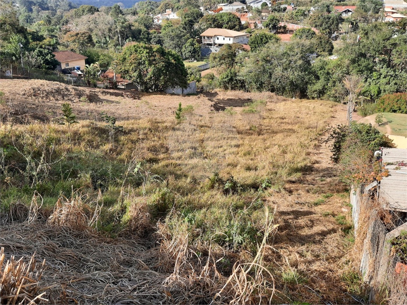 Terreno em Atibaia com 2.090 metros, ótimo para fazer chácara, excelente localização, aceita financiamento