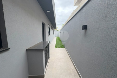 Casa á venda no condomínio Damha IV
