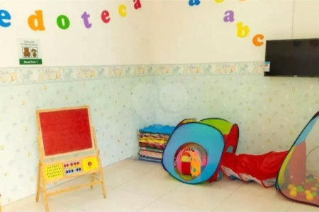 Apartamento à venda no Mandaqui com 3 dormitórios, sendo 1 suíte, sala ampla e bem distribuída, cozinha, 2 banheiros e área de serviço. O imóvel conta ainda com 1 vaga de garagem.