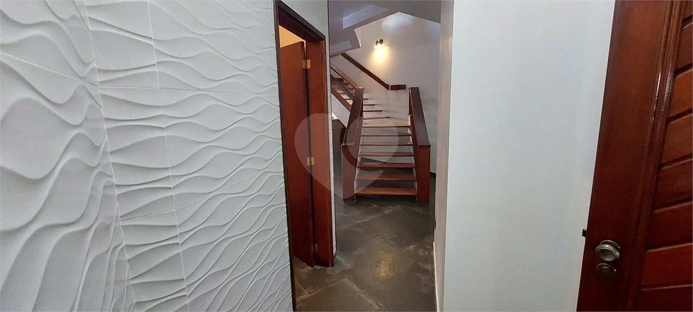SOBRADO COM DESIGN EXCLUSIVO E LAZER COMPLETO 3 DORMITÓRIOS SENDO 1 SUÍTE