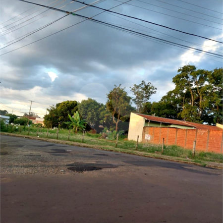 Terreno com 441 m² de área total no Jardim Munique.
