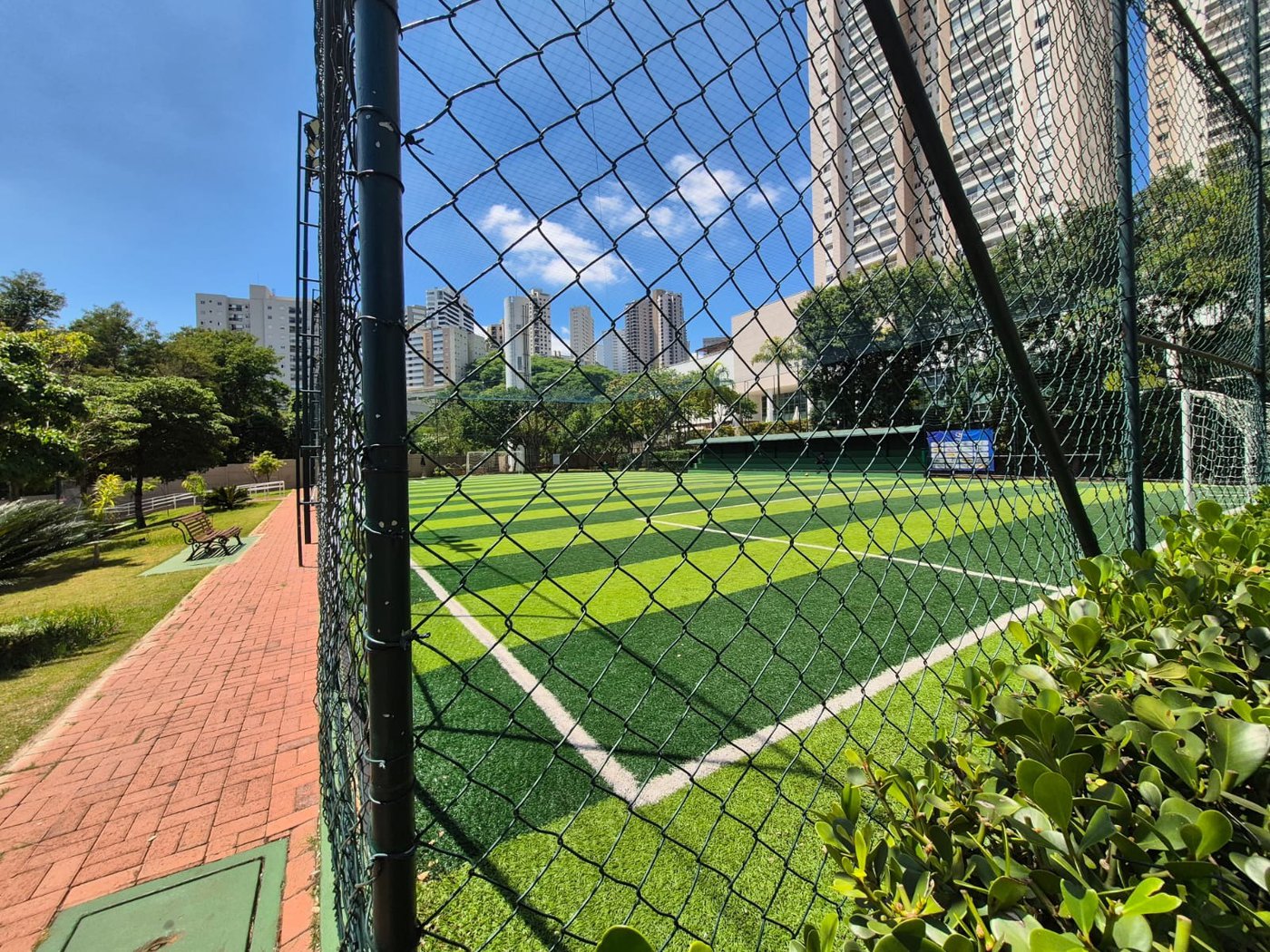 Apartamento à venda ou para alugar, 110m² com 2 quartos, sendo 1 suíte, escritório e  vagas Condomínio Paulistano, São Paulo - SP