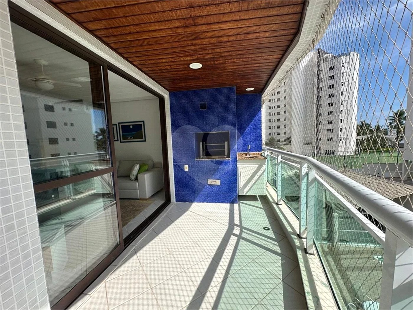 Apartamento à venda com 3 quartos, sendo 1 suíte, em Riviera de São Lourenço, Bertioga, SP