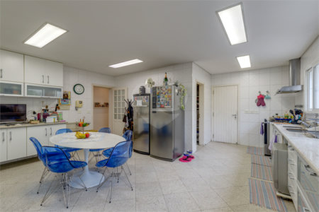 Casa à venda com 4 suítes em Chácara Monte Alegre, São Paulo, SP