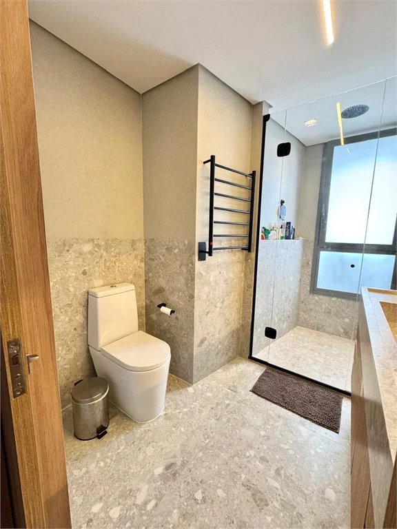 Apartamento à venda com 3 suítes em Jardim das Acácias, São Paulo, SP