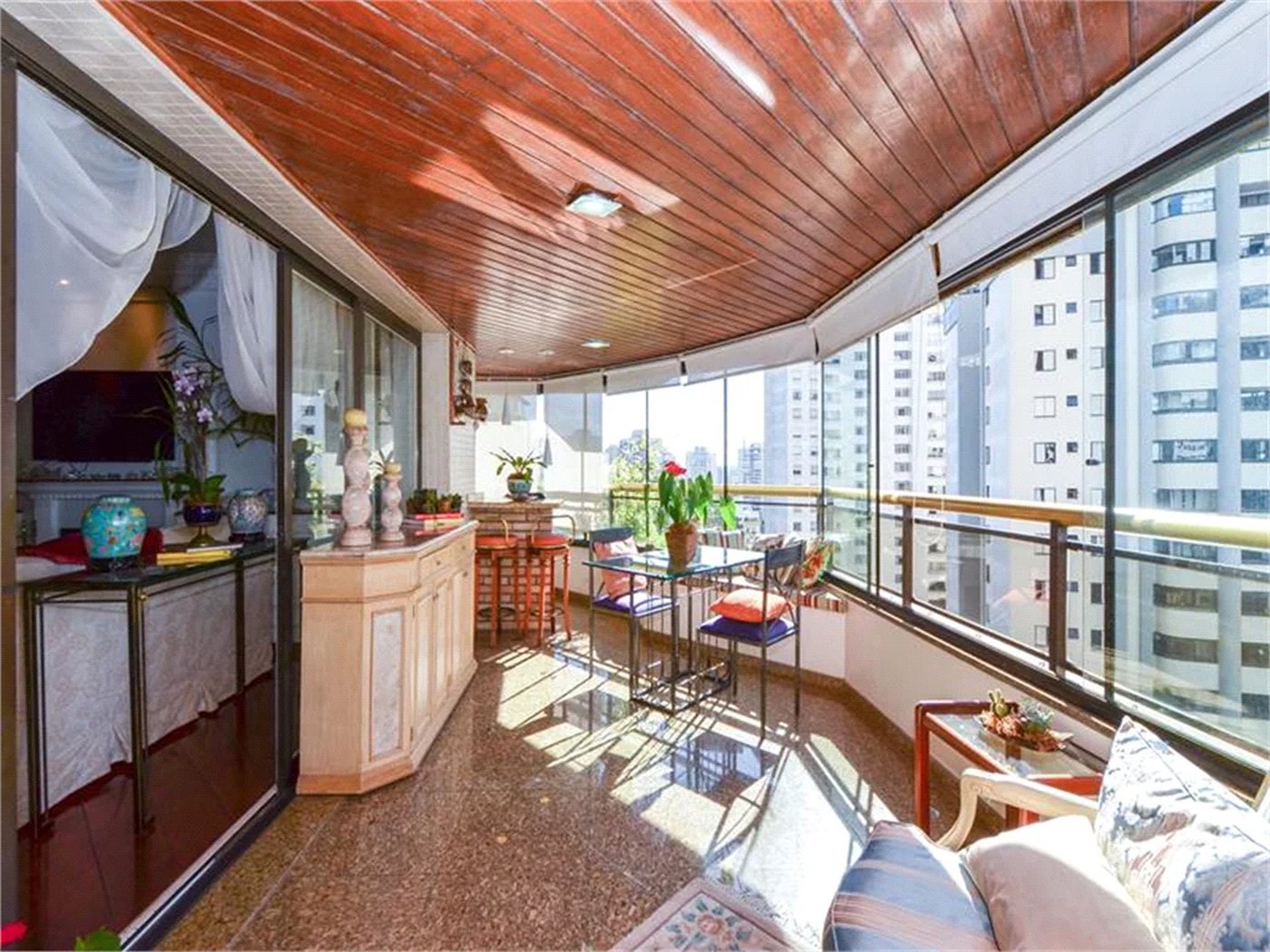 Apartamento à venda com 3 suítes em Vila Suzana, São Paulo, SP