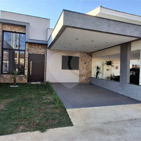Casa à venda com 3 quartos, sendo 1 suíte, no condomínio Horto Florestal 1, Sorocaba - SP