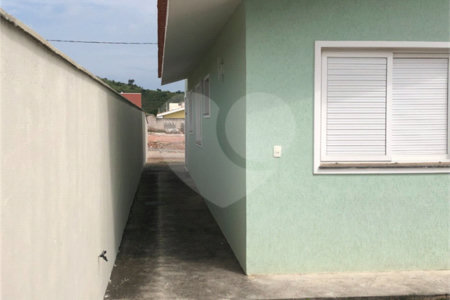 Casa Térrea à venda com 3 quartos, sendo 1 suíte,  no Centro, Bom Jesus dos Perdões, SP