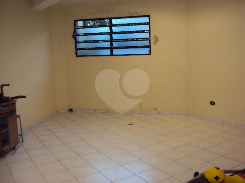 Sobrado à venda com 4 quartos, sendo 2 suítes, em Jardim Peri Peri, São Paulo, SP