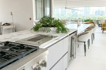 Apartamento à venda com 4 suítes em Vila Cordeiro, São Paulo, SP