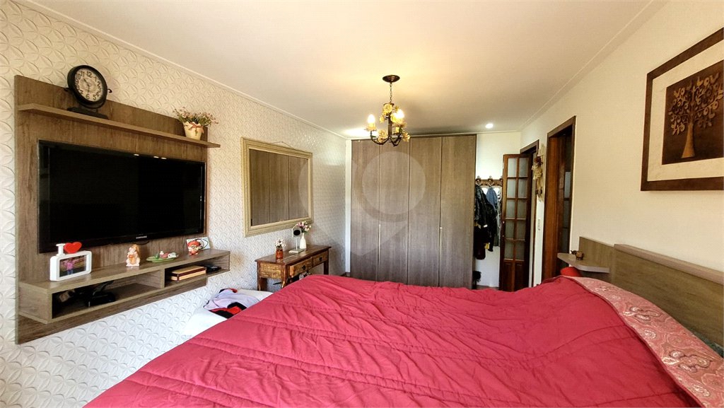 Casa à venda com 3 quartos, sendo 1 suíte, no condomínio Associação Reserva das Hortênsias, Mairiporã - SP