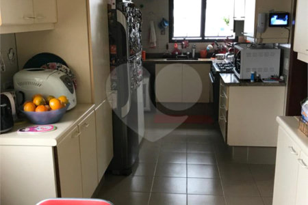 Apartamento à venda com 3 quartos, sendo 1 suíte, em Vila Andrade, São Paulo, SP