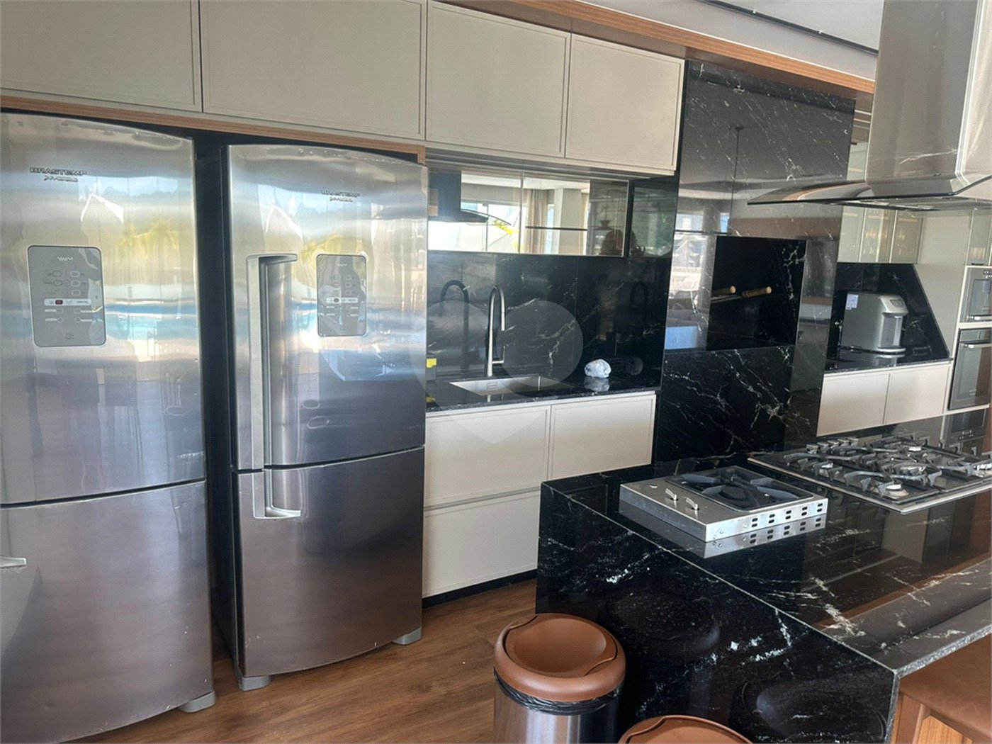 Apartamento à venda ou para alugar com 2 suítes em Itacorubi, Florianópolis, SC