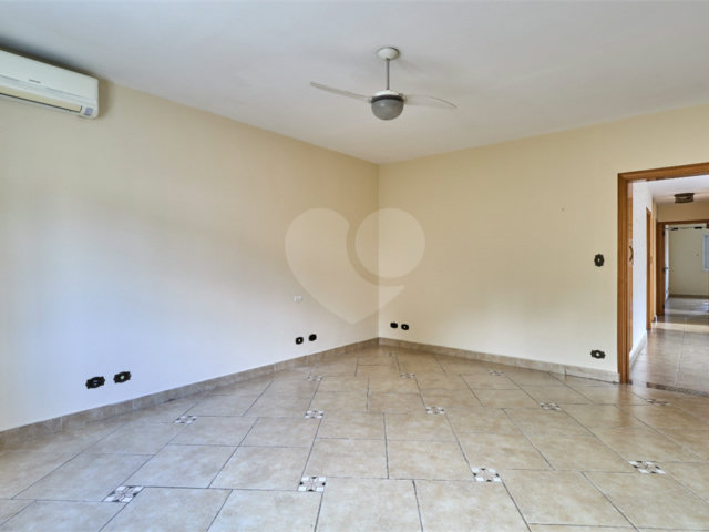 Sobrado à venda com 4 quartos, sendo 1 suíte,  em Brooklin Velho, São Paulo, SP
