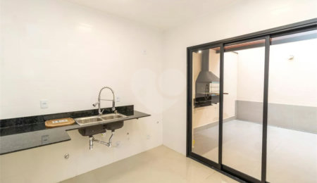 Sobrado à venda com 3 quartos, sendo 1 suíte,  em Vila Guilherme, São Paulo, SP