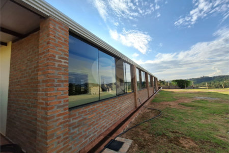 Chácara à venda com 4 quartos, sendo 2 suítes, em Recanto das Acácias, São Roque, SP