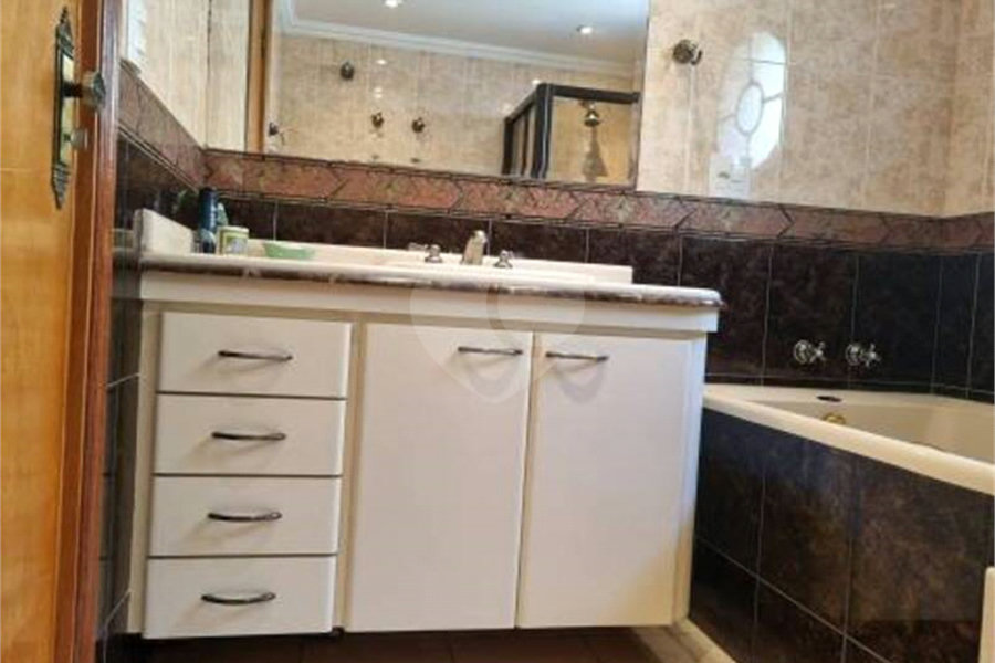 Apartamento à venda com 3 quartos, sendo 1 suíte, em Vila Mariana, São Paulo, SP