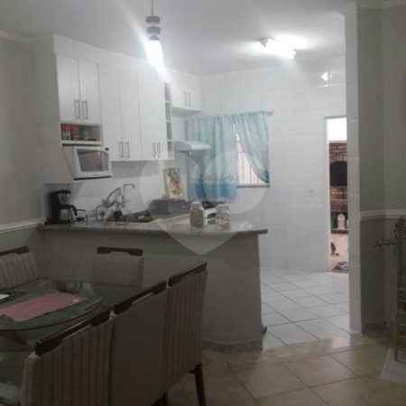 Sobrado à venda com 3 quartos, sendo 1 suíte, em Parque Vitória, São Paulo, SP