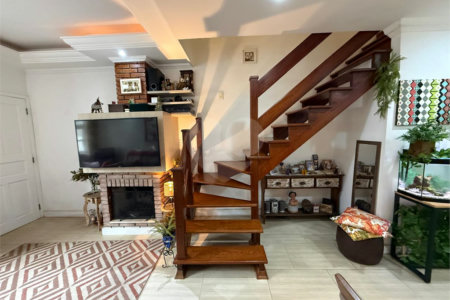 Casa à venda com 2 suítes no condomínio Village Palmas, São Paulo - SP