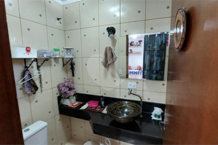 Casa à venda com 3 quartos, sendo 1 suíte,  em Vila Nivi, São Paulo, SP