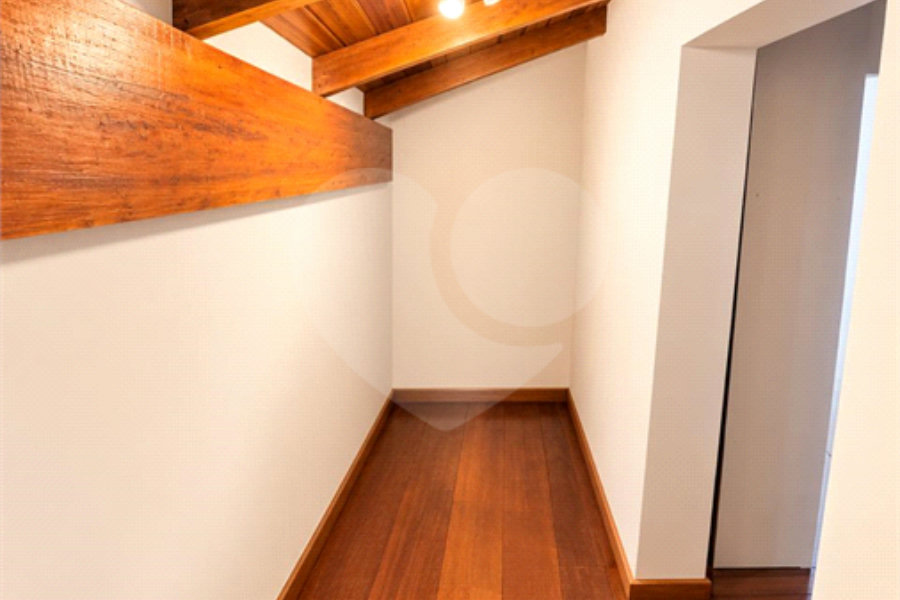 Casa Térrea à venda com 3 quartos, sendo 2 suítes,  em Luiz Fagundes, Mairiporã, SP