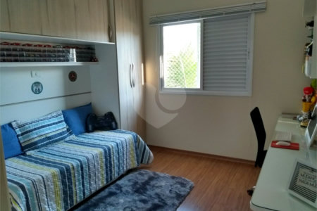 Casa à venda com 3 quartos, sendo 2 suítes,  no condomínio Terras do Oriente, Valinhos - SP