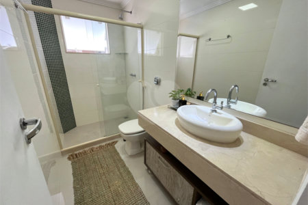 Casa à venda com 3 quartos, sendo 1 suíte, no condomínio Golden Village, Rio de Janeiro - RJ